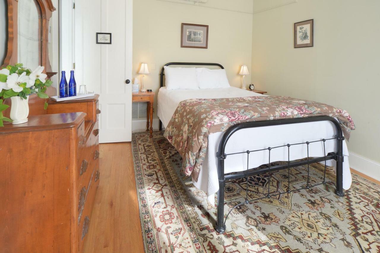 The Springwater Bed And Breakfast Saratoga Springs Eksteriør bilde